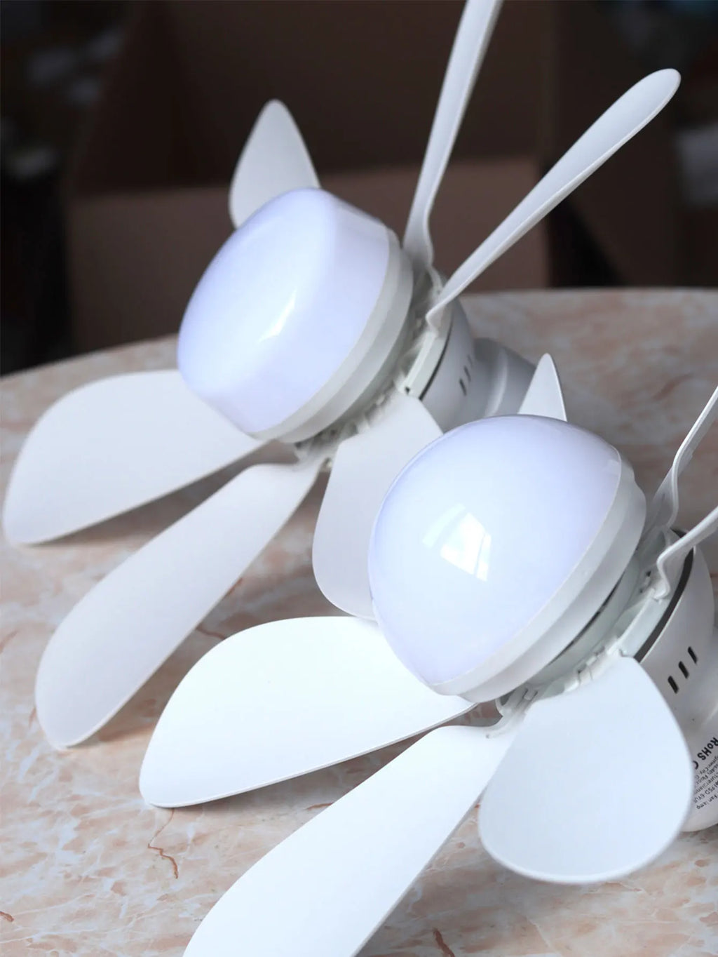 Ventilador de Techo con Luz LED y Control Remoto – Silencioso y Ajustable